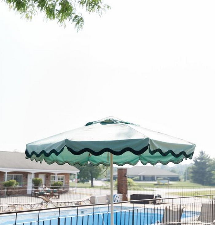 Motel Bear Lake (Bella Vista Lodge, Bella Vista Motor Lodge) - Web Listing (newer photo)